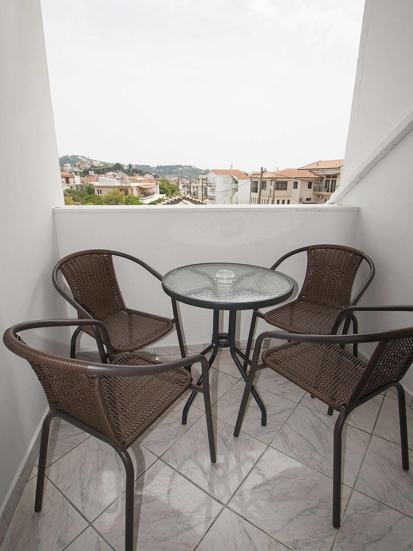 Pineapple Skiathos Exterior foto